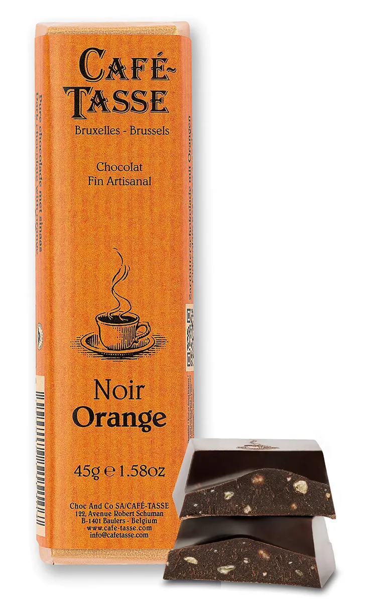 Tablette de chocolat noir à l'orange « Café-Tassé Bruxelles-Brussels », emballage orange, morceaux brisés révélant des éclats d'écorce d'orange confite, format 45g.