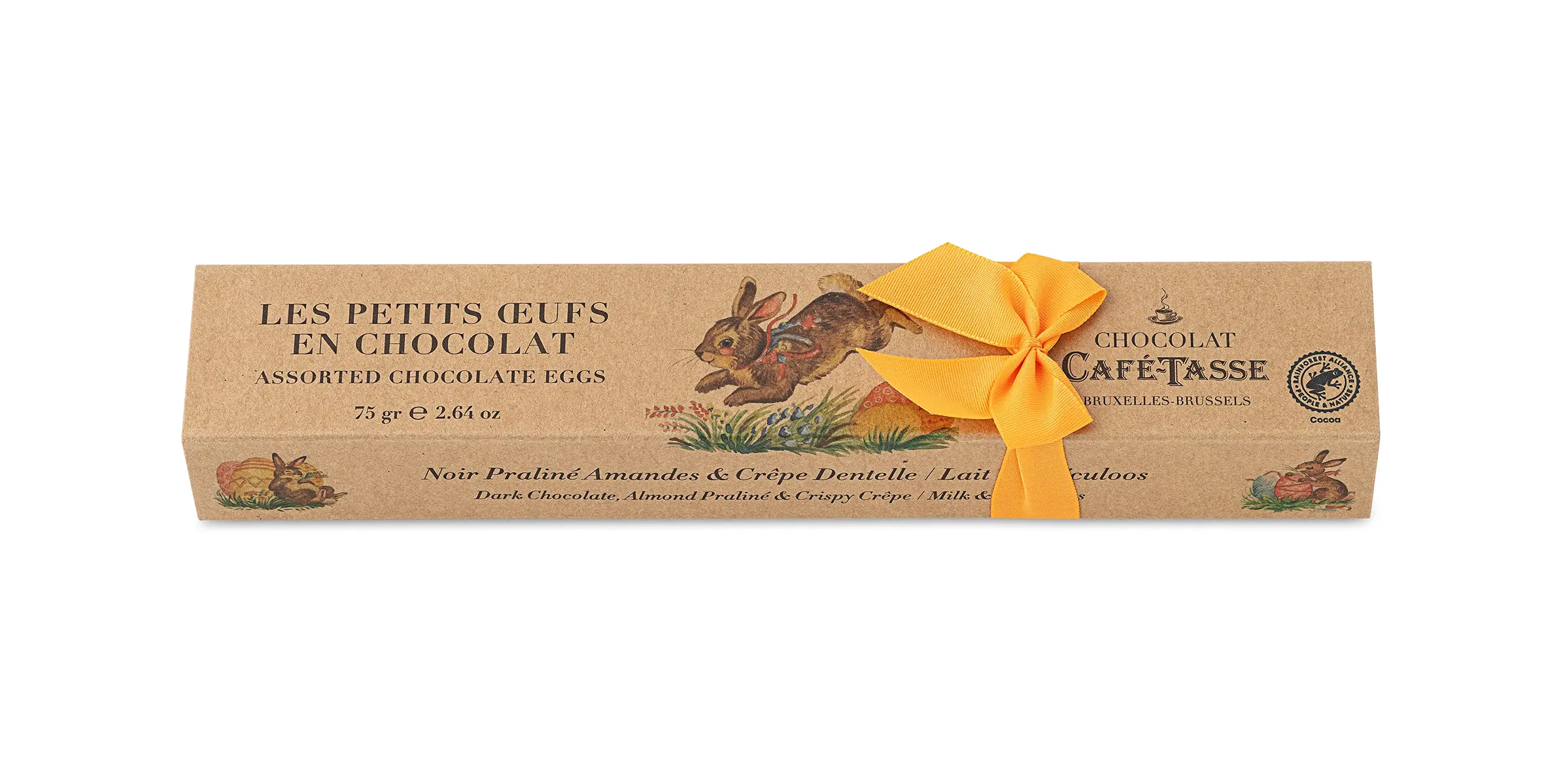 Boîte allongée kraft ornée de lapins illustrés et d'un ruban jaune, « Les Petits Œufs en Chocolat » Café-Tassé, assortiment noir praliné amandes et crêpe dentelle, 75 gr.